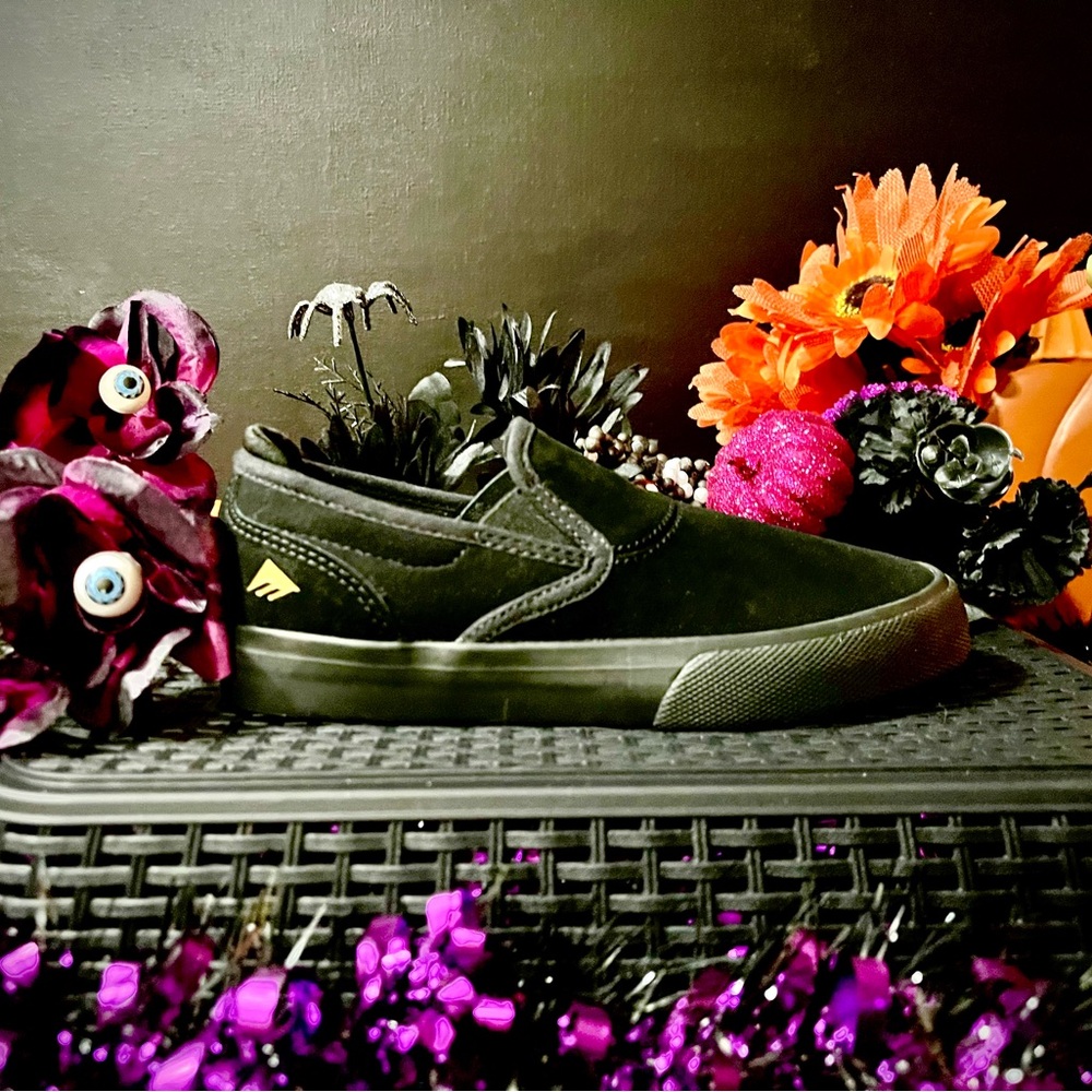 BRAND NEW Emerica. Wino G6 Slip-On (YOUTH)